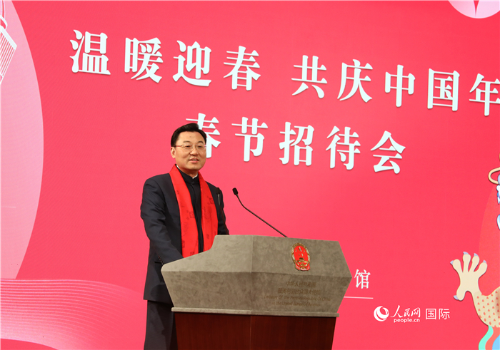 中國(guó)駐美國(guó)大使謝鋒發(fā)表致辭，向全體在美同胞致以親切問(wèn)候。人民網(wǎng)記者 李志偉攝