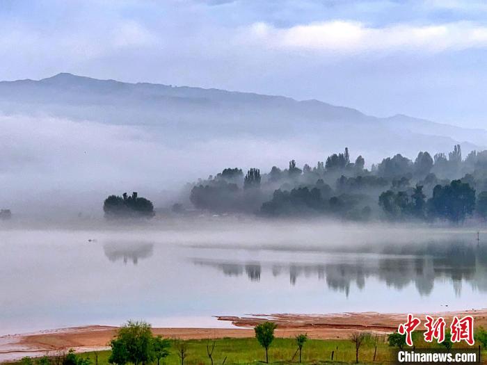 圖為青海黃河流域自然生態(tài)。(資料圖) 李玉峰 攝