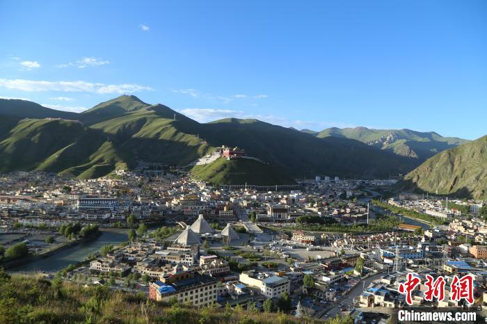 圖為航拍玉樹(shù)市。　玉樹(shù)市委宣傳部供圖