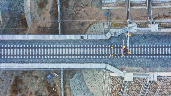 拉林鐵路建設(shè)中，有這樣一對(duì)“父子兵”！