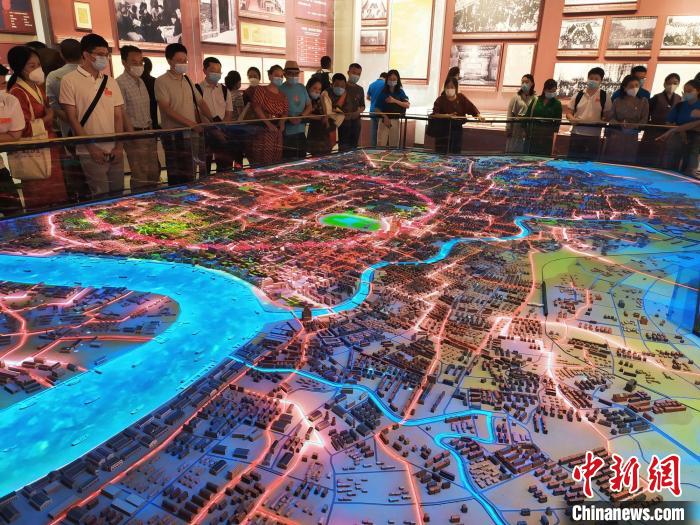 日喀則文化與旅游管理工作者上?！叭〗?jīng)”領(lǐng)悟生態(tài)旅游內(nèi)涵
