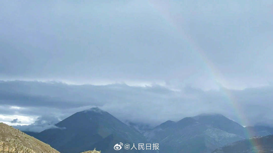 接好運(yùn)！青藏高原現(xiàn)巨大彩虹橋